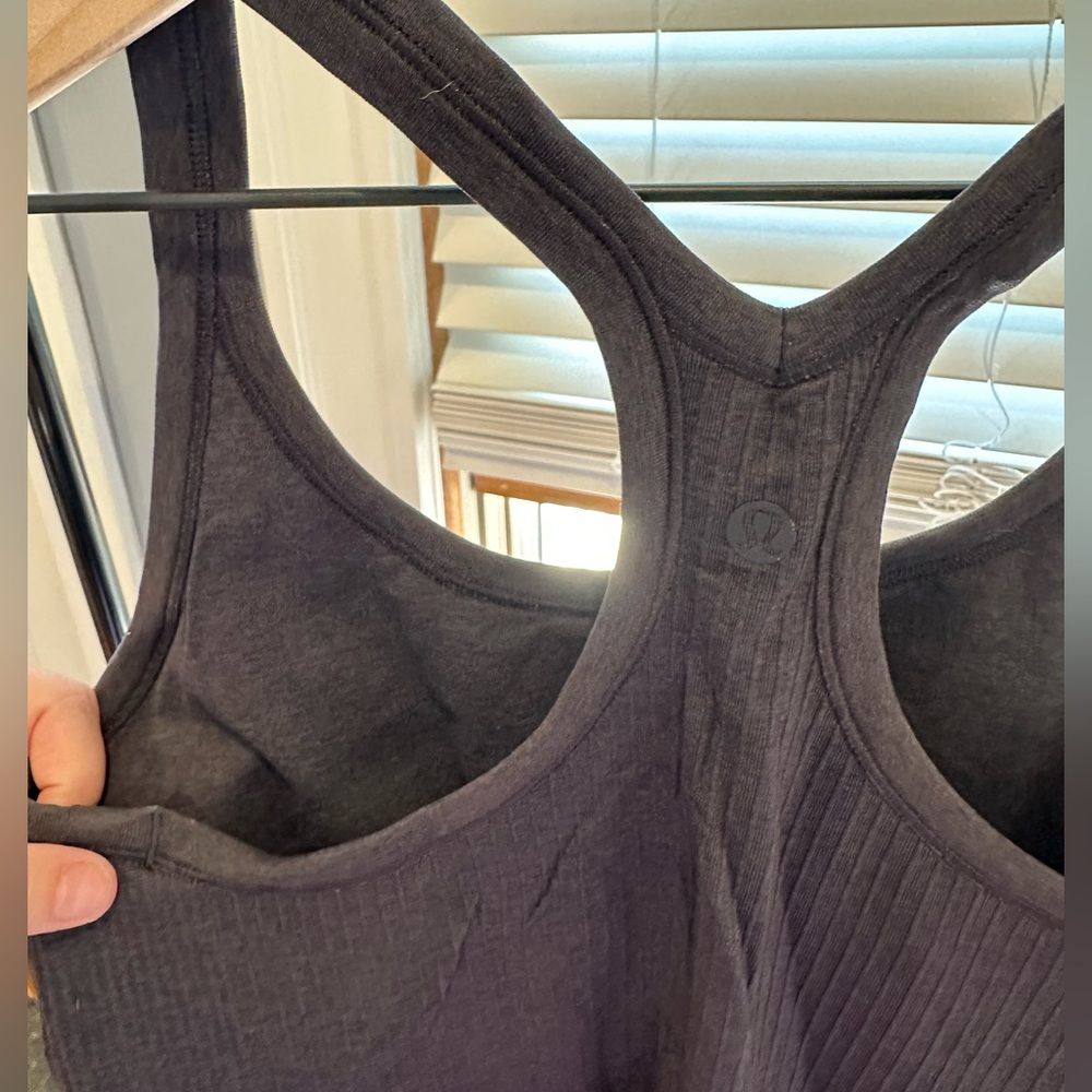 Black ribbed Lululemon tank